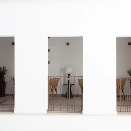 Puerta De La Ribera Apart Otel